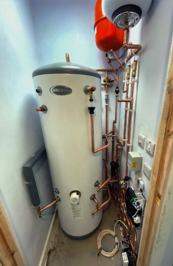 https://yokinehotwater.com.au/uploads/2025/06/gas-hot-water-system-11703.jpg