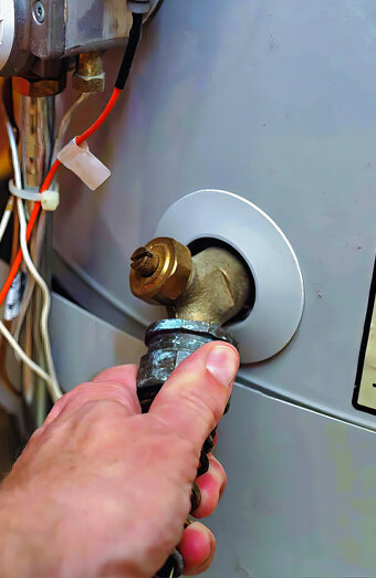 https://yokinehotwater.com.au/uploads/2025/06/hot-water-servicing-21854.jpg