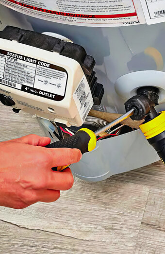 https://yokinehotwater.com.au/uploads/2025/06/hot-water-servicing-70528.jpg